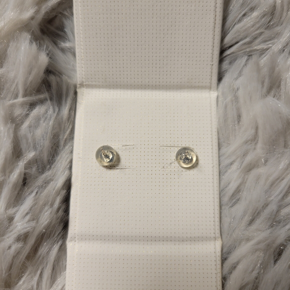 14K Gold Round Cubic Zirconia Stud Earrings – Classic Solitaire, New (A011) - Picture 2 of 2